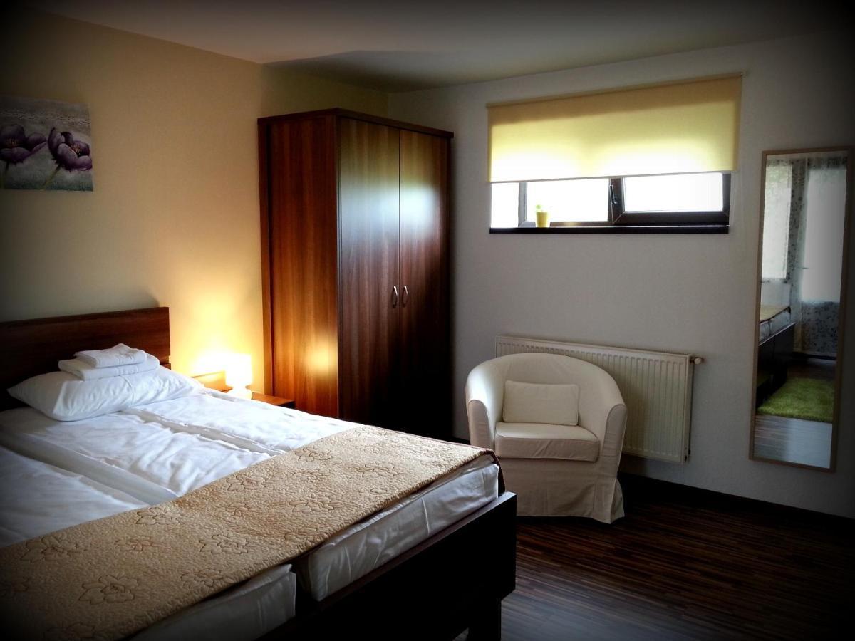 Cazare La Troita Hotel Codlea Room photo